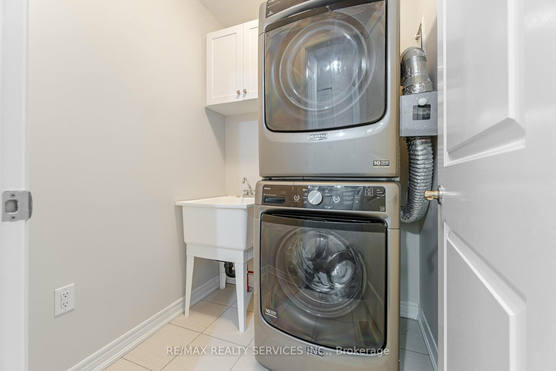27 Mcpherson Road photo 30