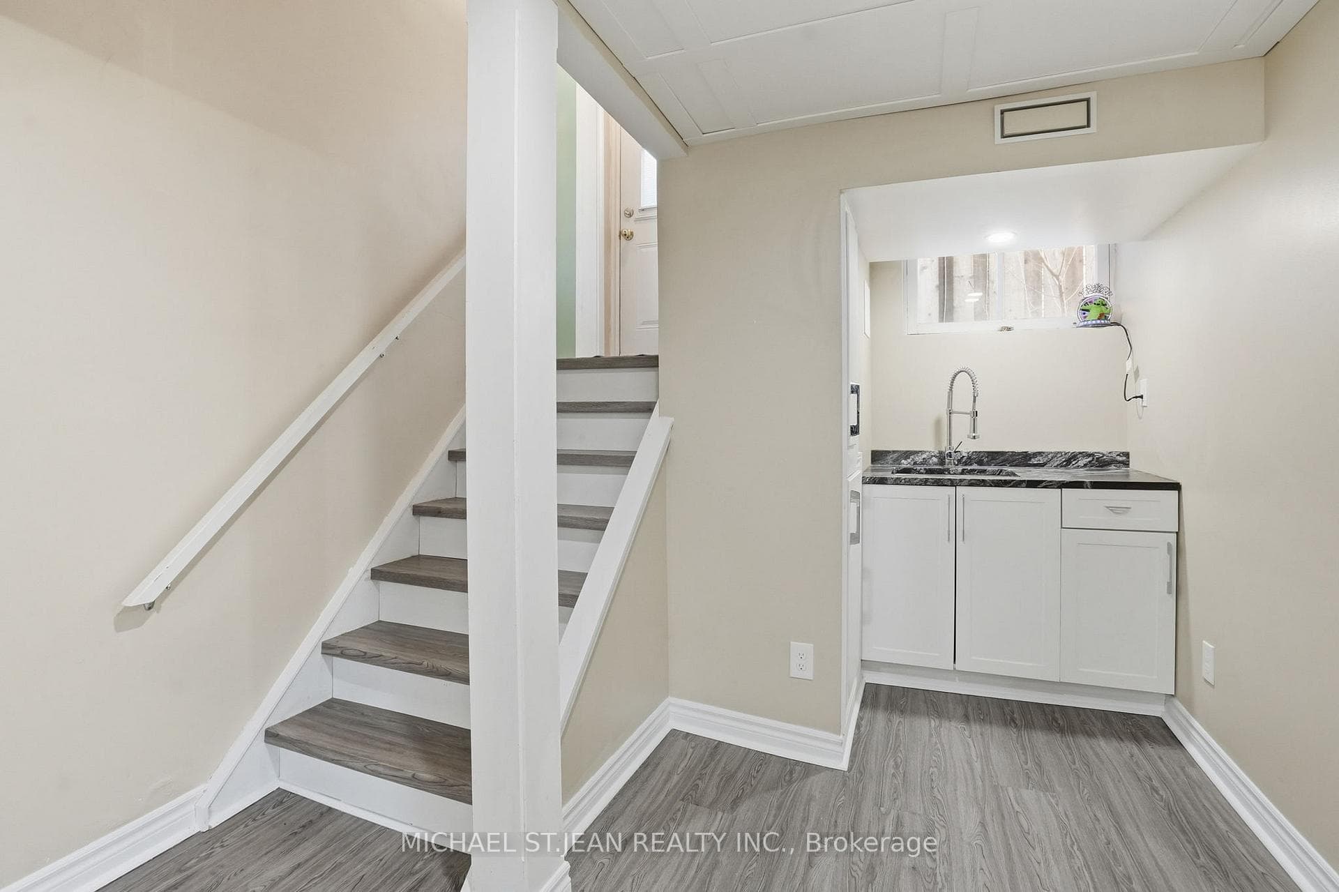 7 Rapallo Drive photo 31