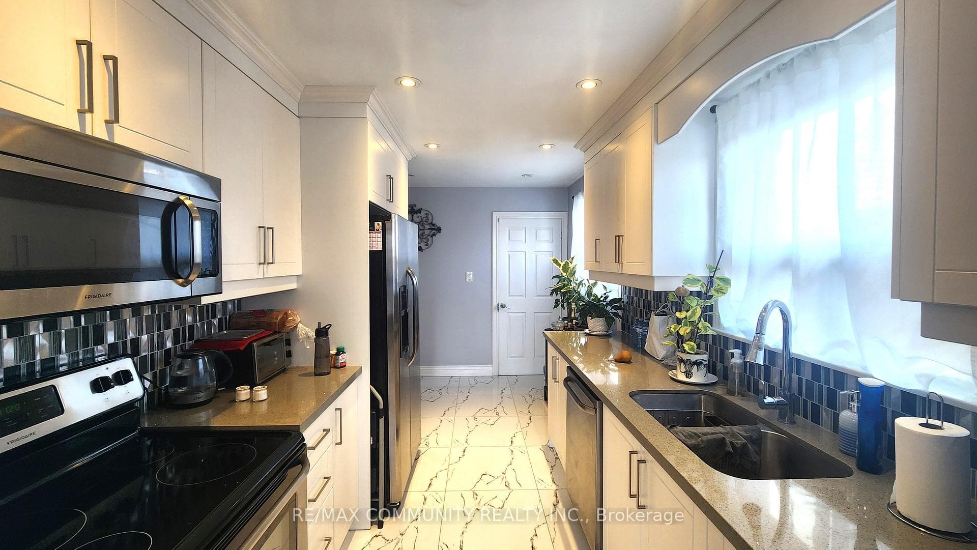 317 Burrows Hall Boulevard photo 5