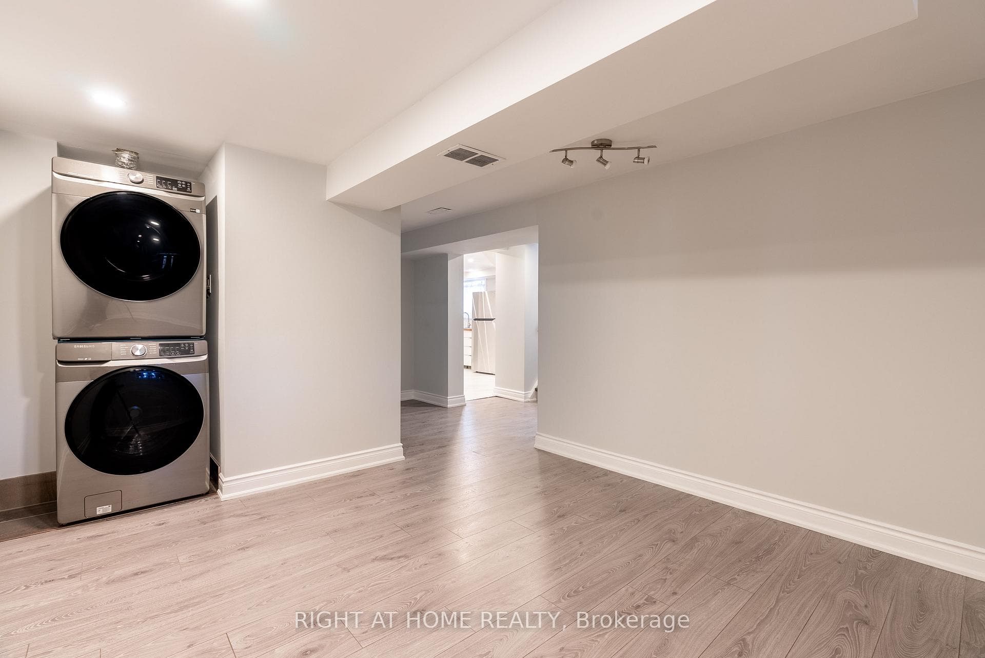 214 Kenilworth Avenue Unit Basement photo 12