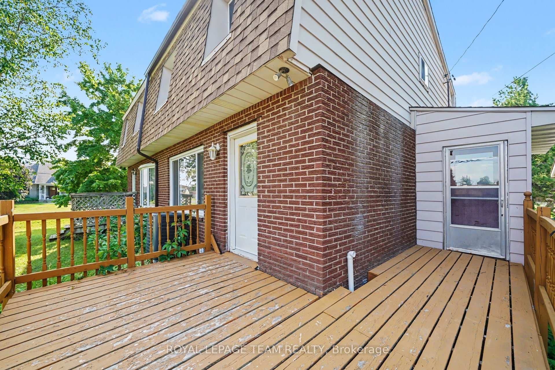 129 Christopher Hamilton Street photo 22