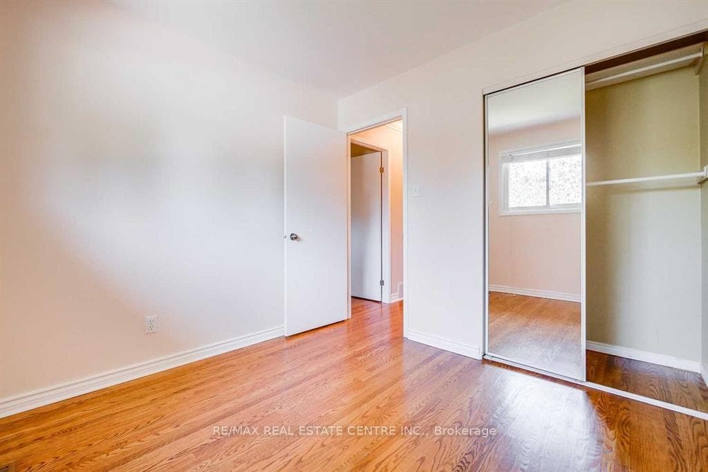 151 Otter Crescent photo 7