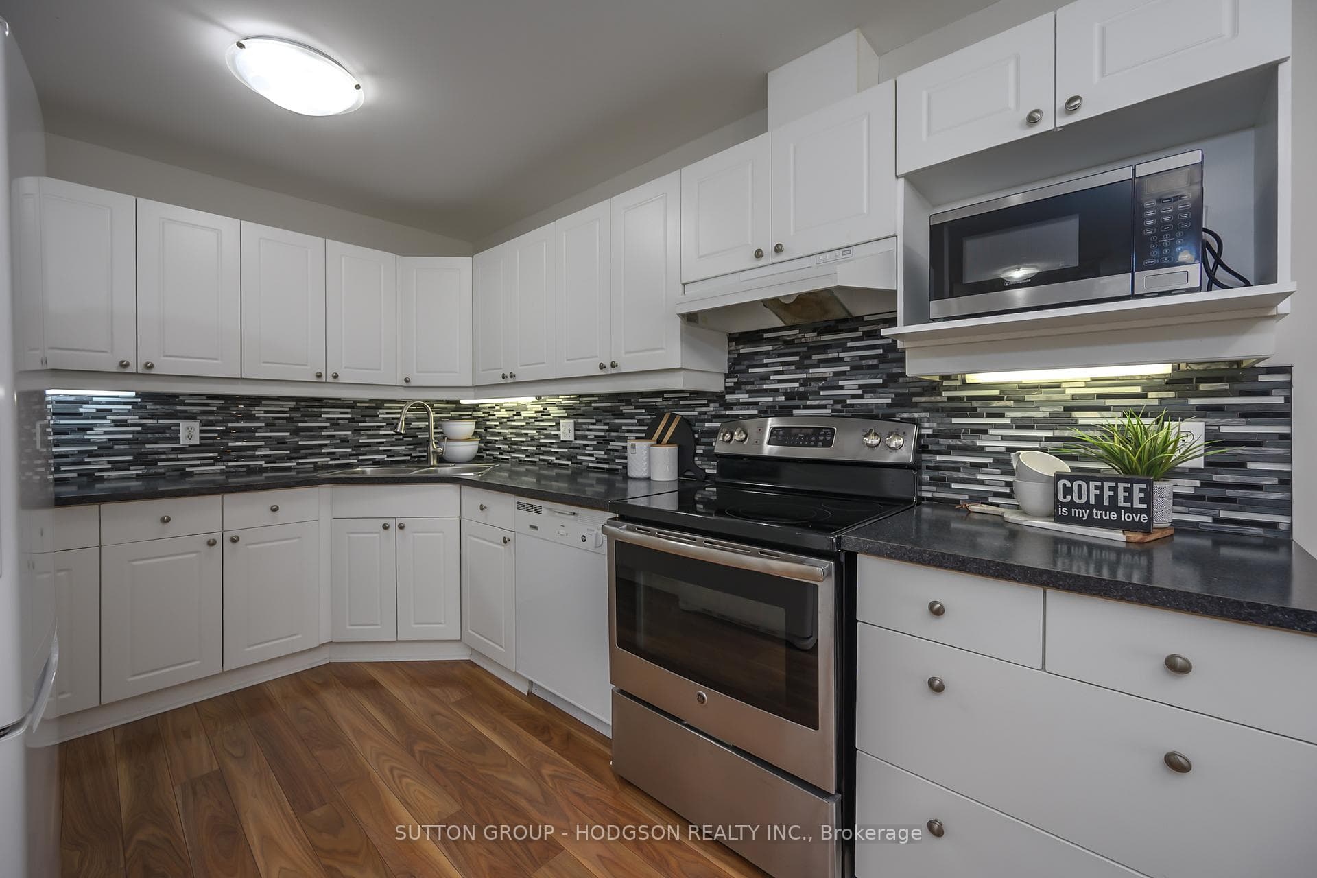 875 Thistledown Way Unit 32 photo 11