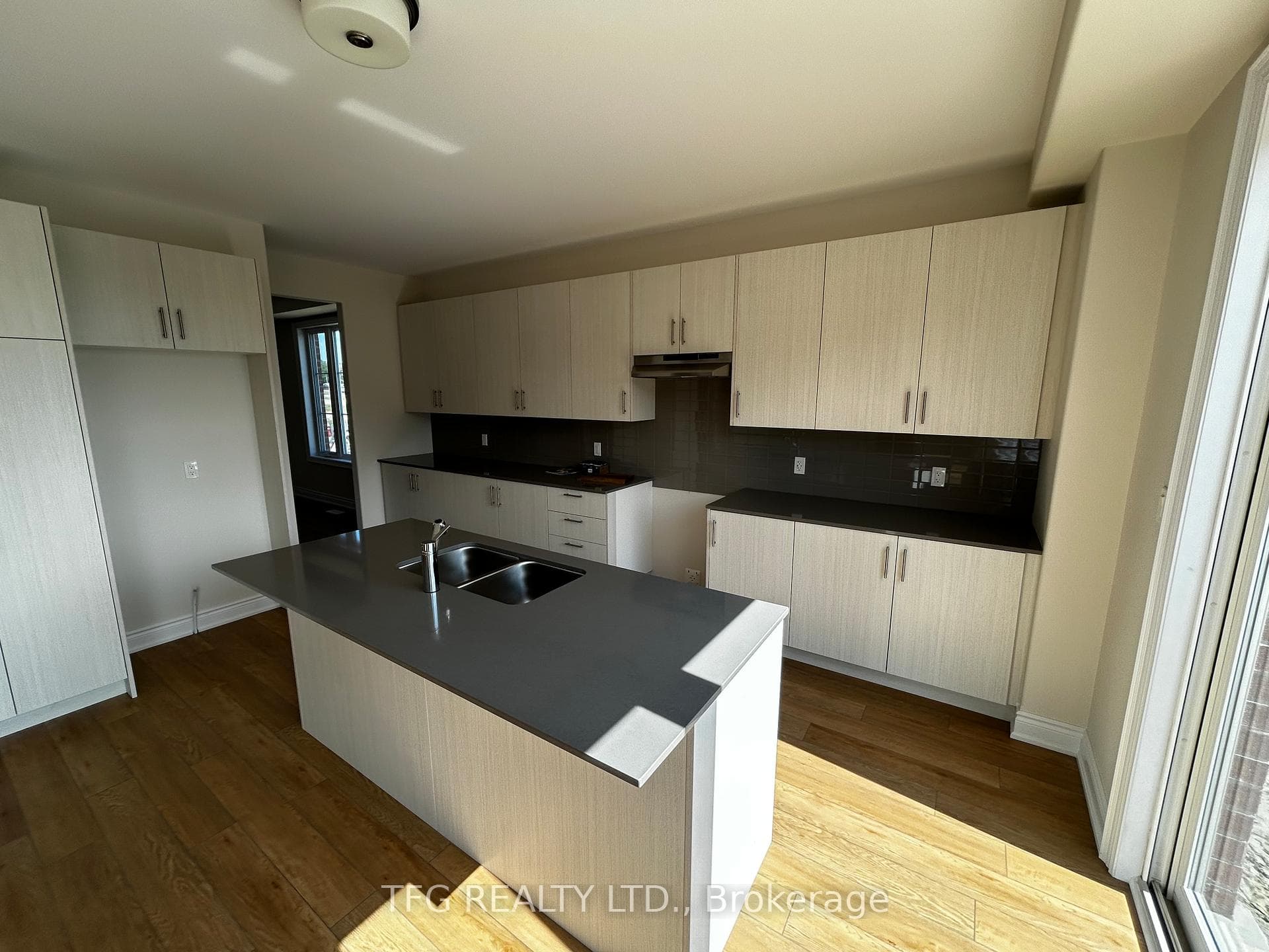 46 Holland Street photo 9