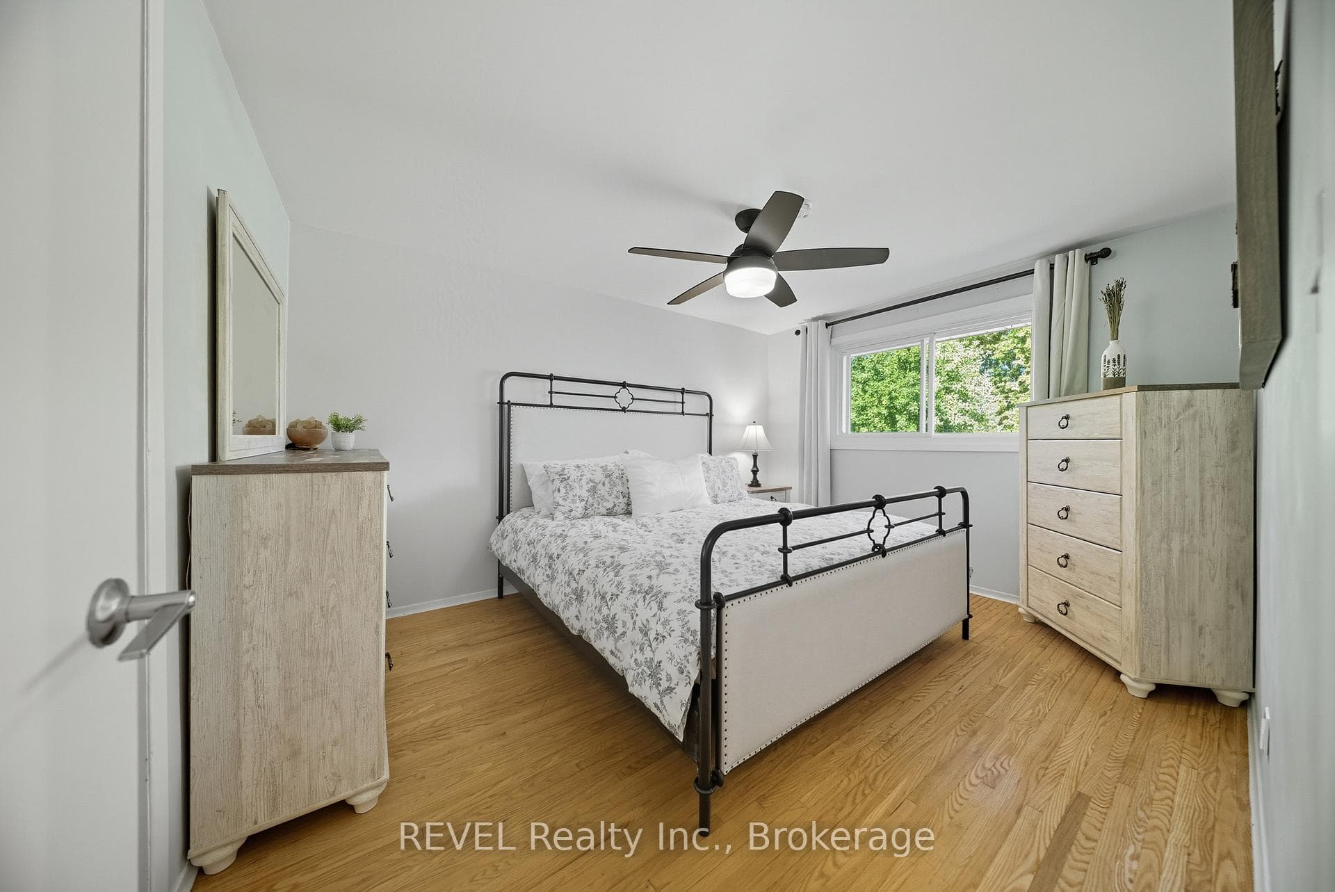 67 Louis Avenue photo 17