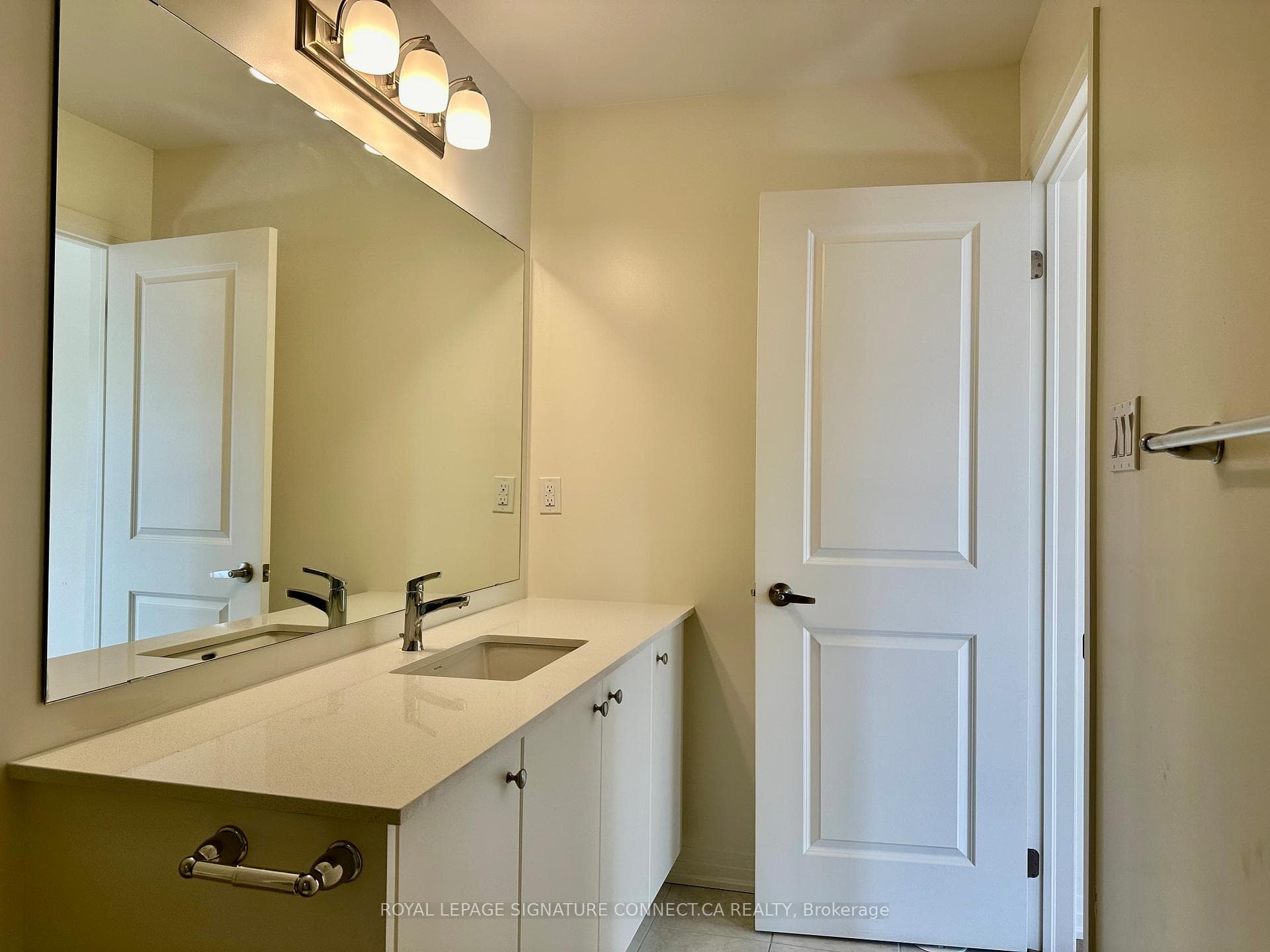 22 Emmas Way photo 23