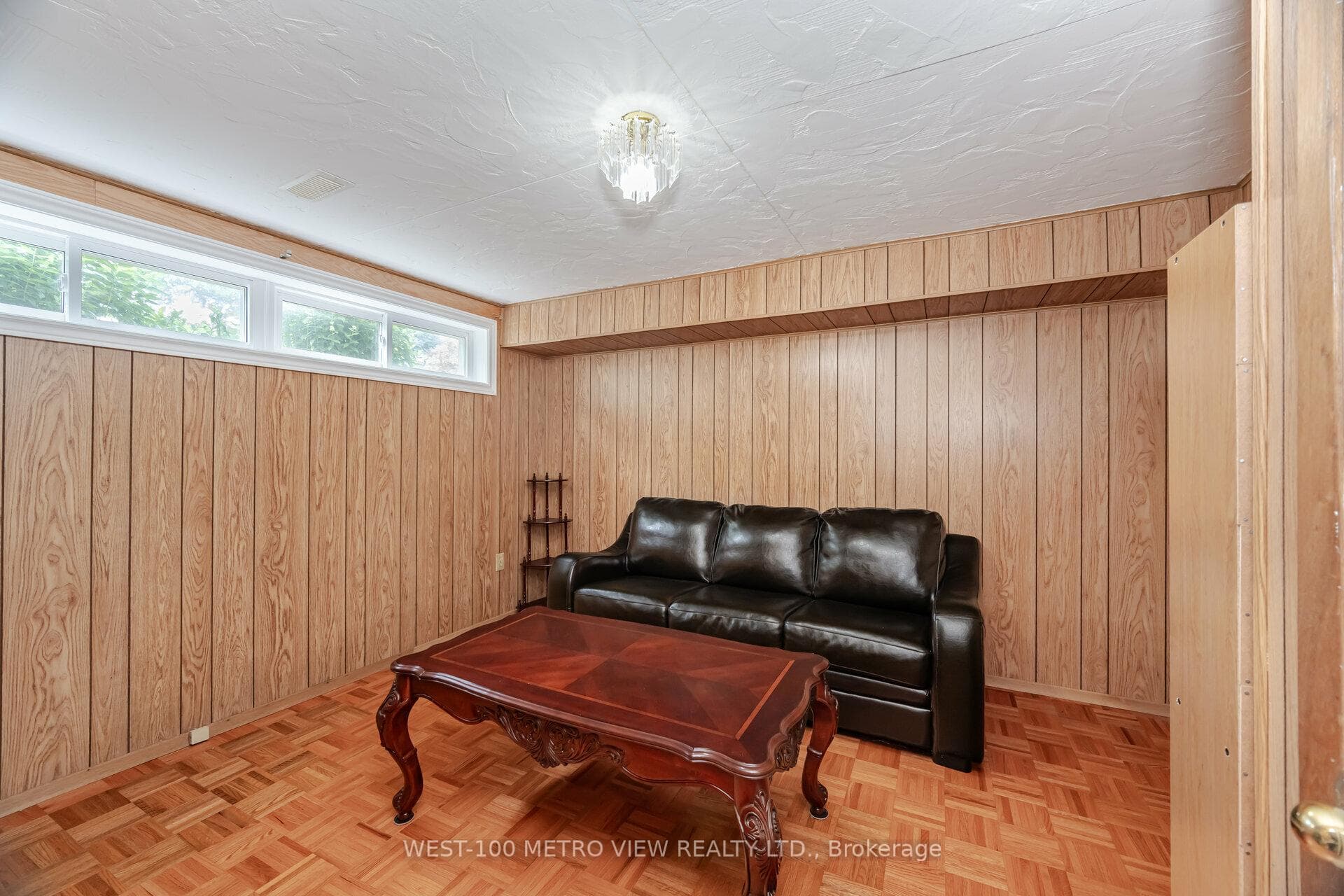 64 Fairglen Avenue photo 19
