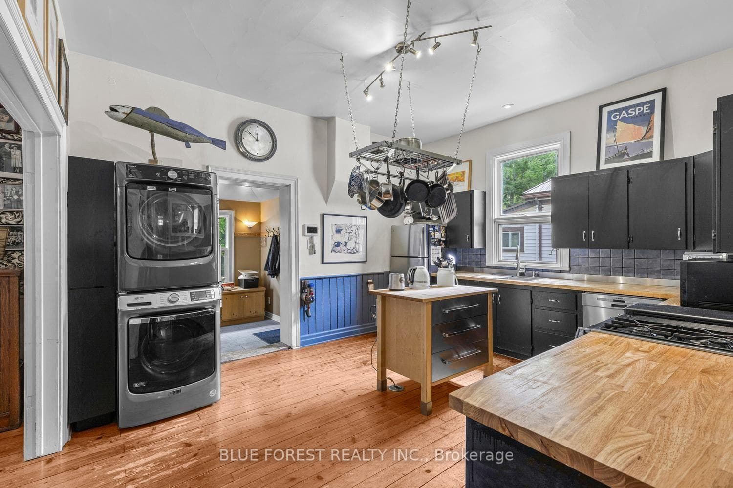 550 Elizabeth Street photo 9