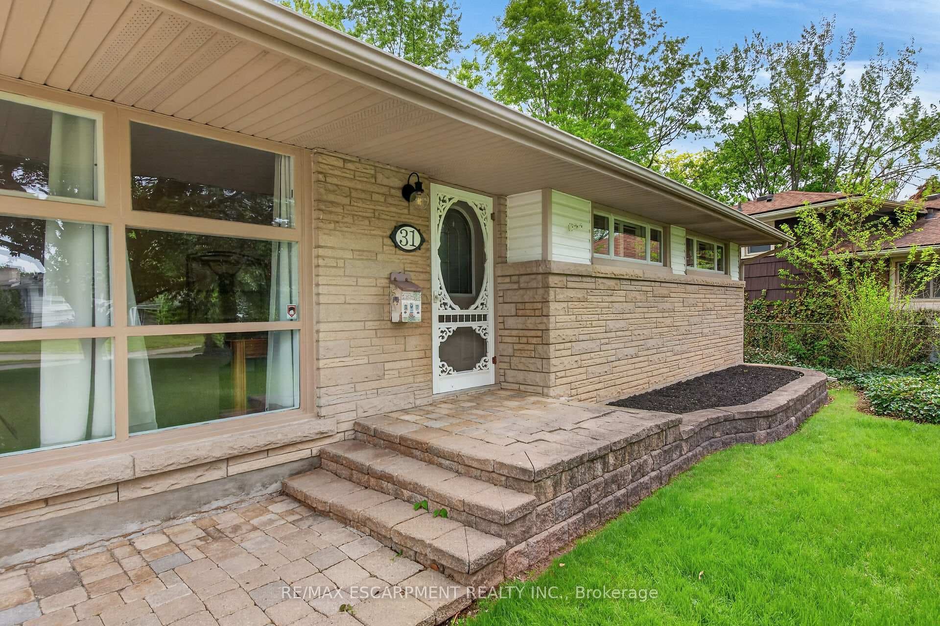 31 Larchwood Drive photo 4