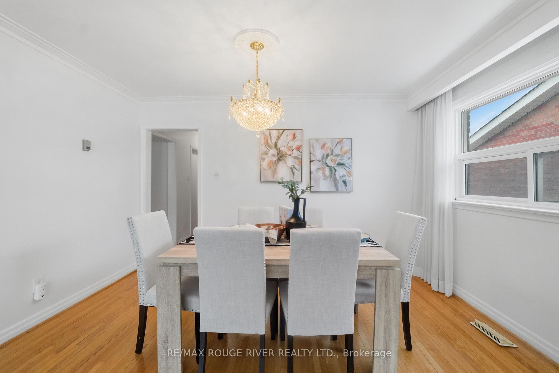 51 Sharbot Avenue photo 10
