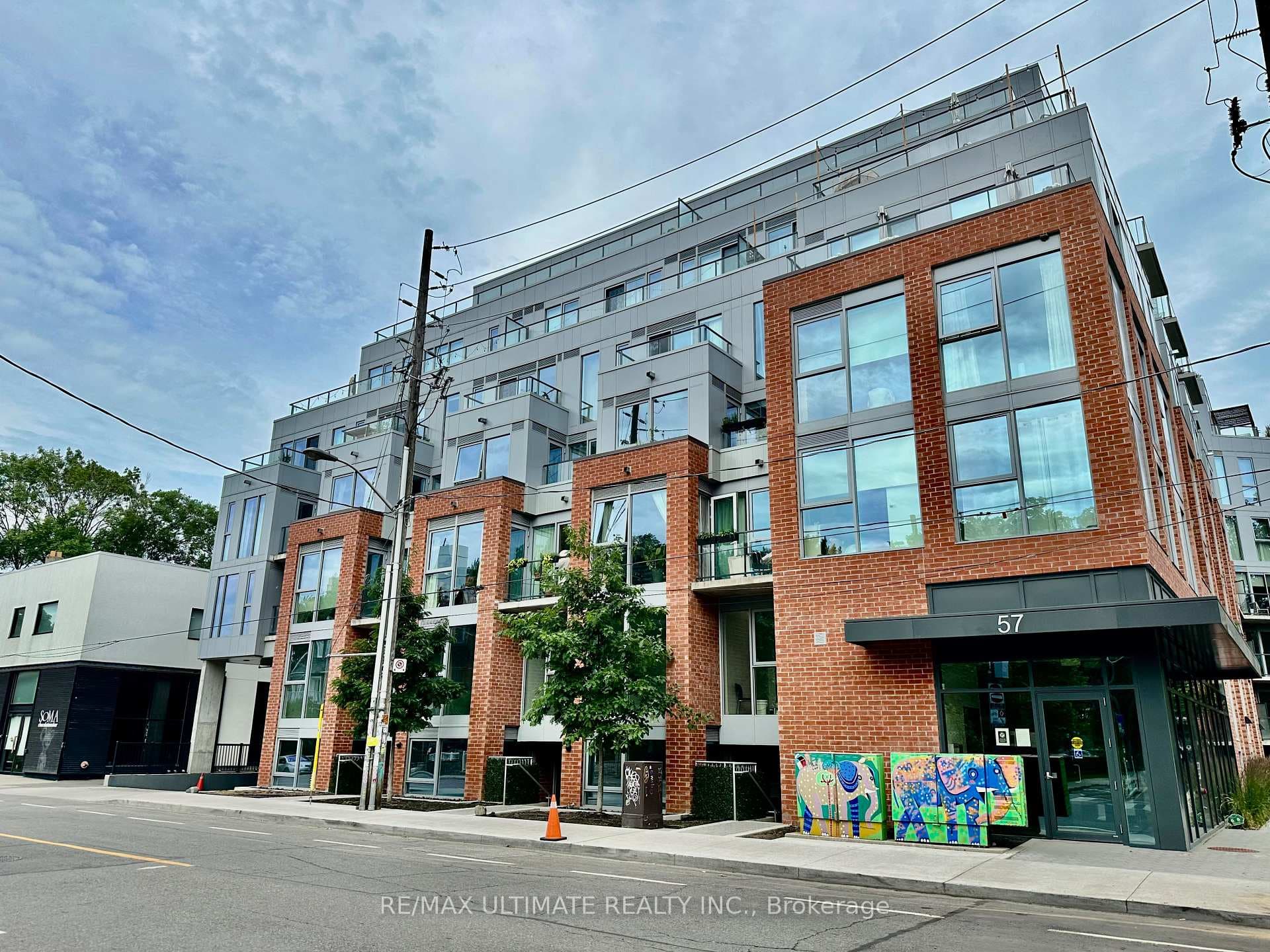 57 Brock Avenue Unit 704 photo 1