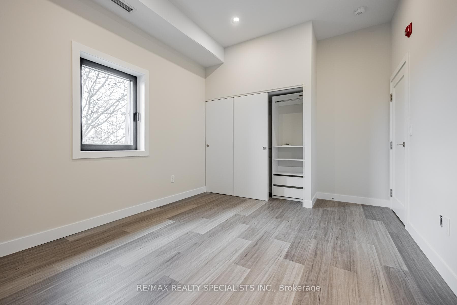 53 Queen Street Unit 202 photo 23