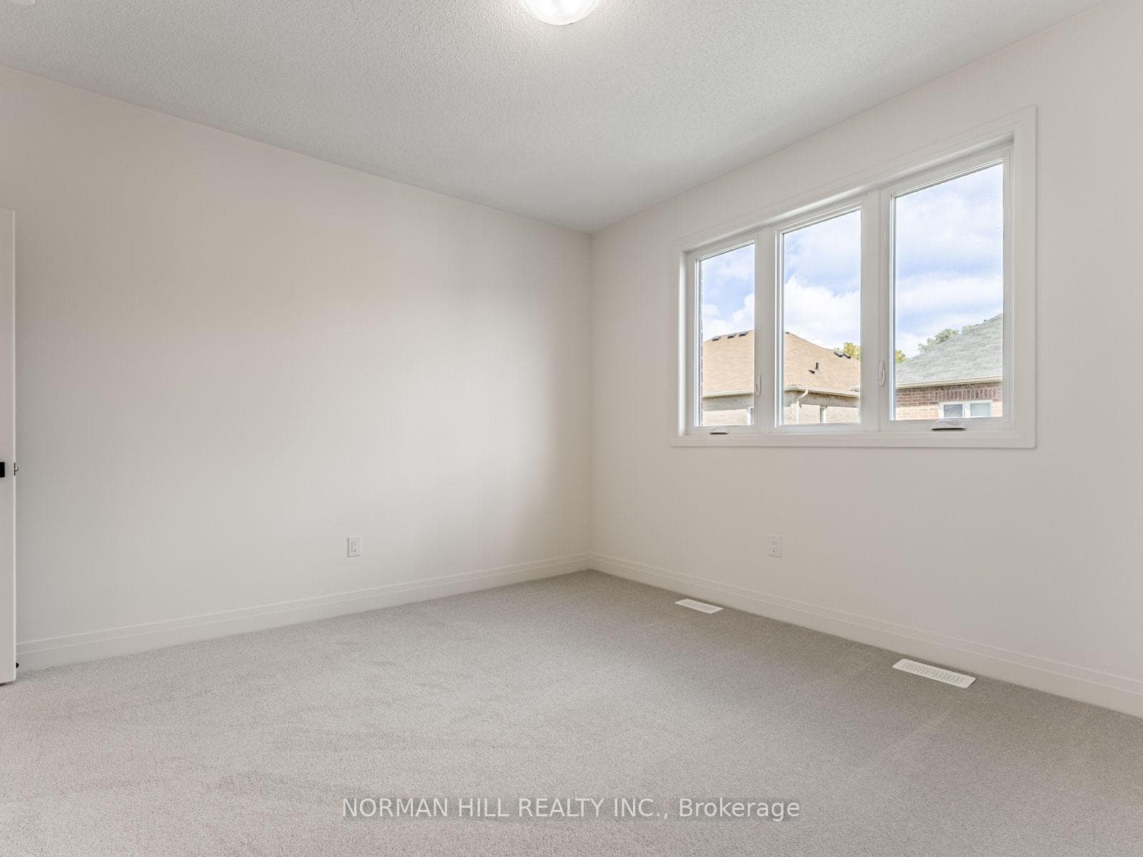 9 Lilestone Drive photo 31
