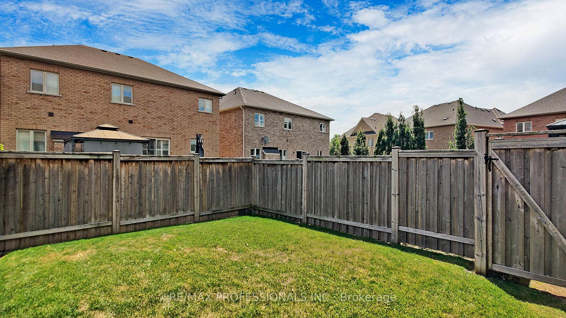 45 Coastline Drive photo 23