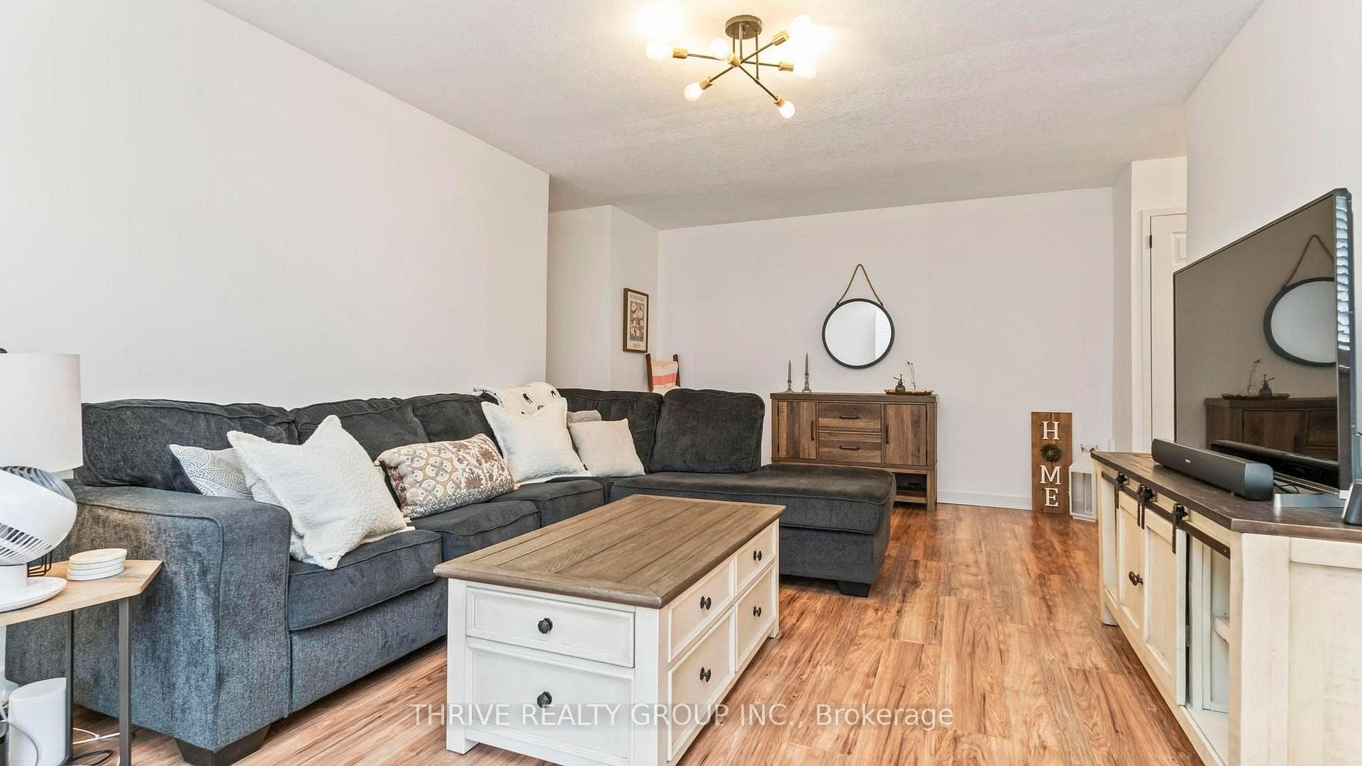 635 Wonderland Road Unit 4 photo 12