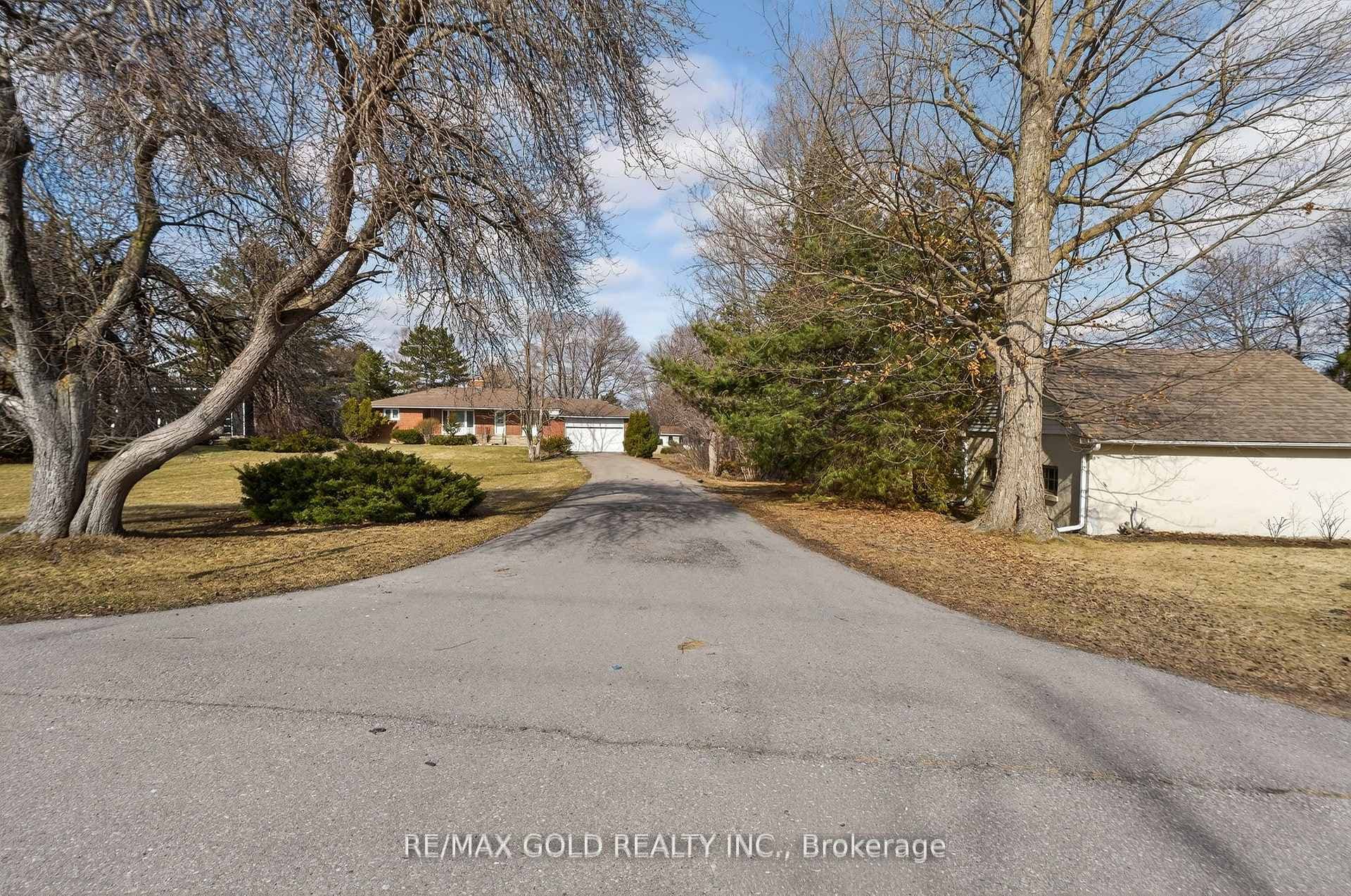 14811 Creditview Road photo 3