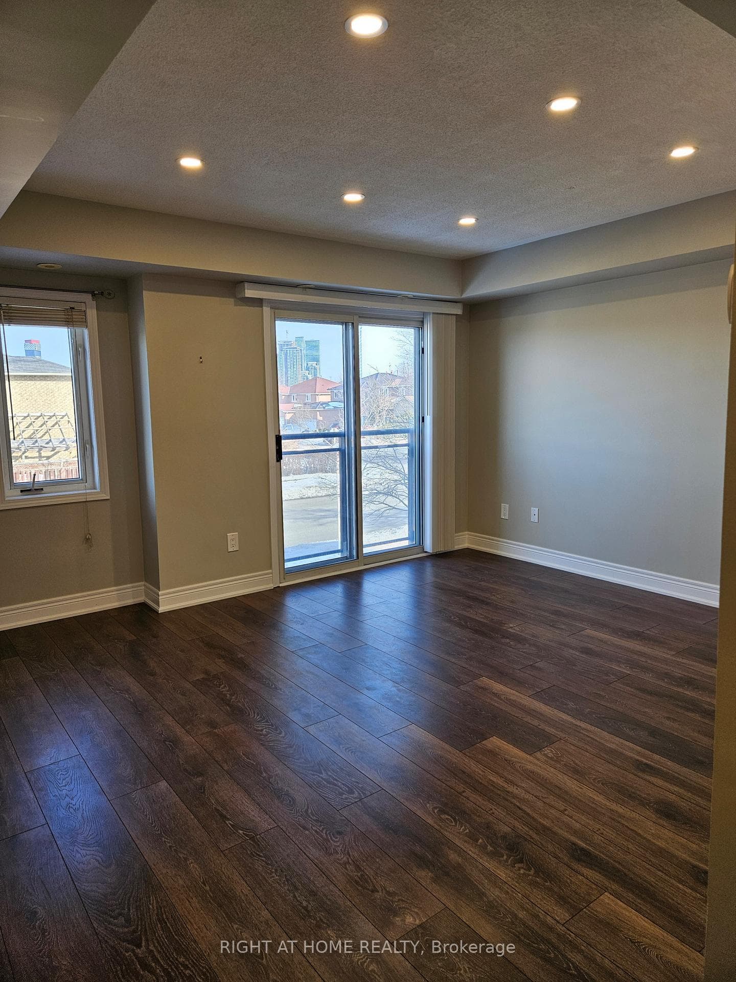 4620 Guildwood Way Unit 15 photo 9