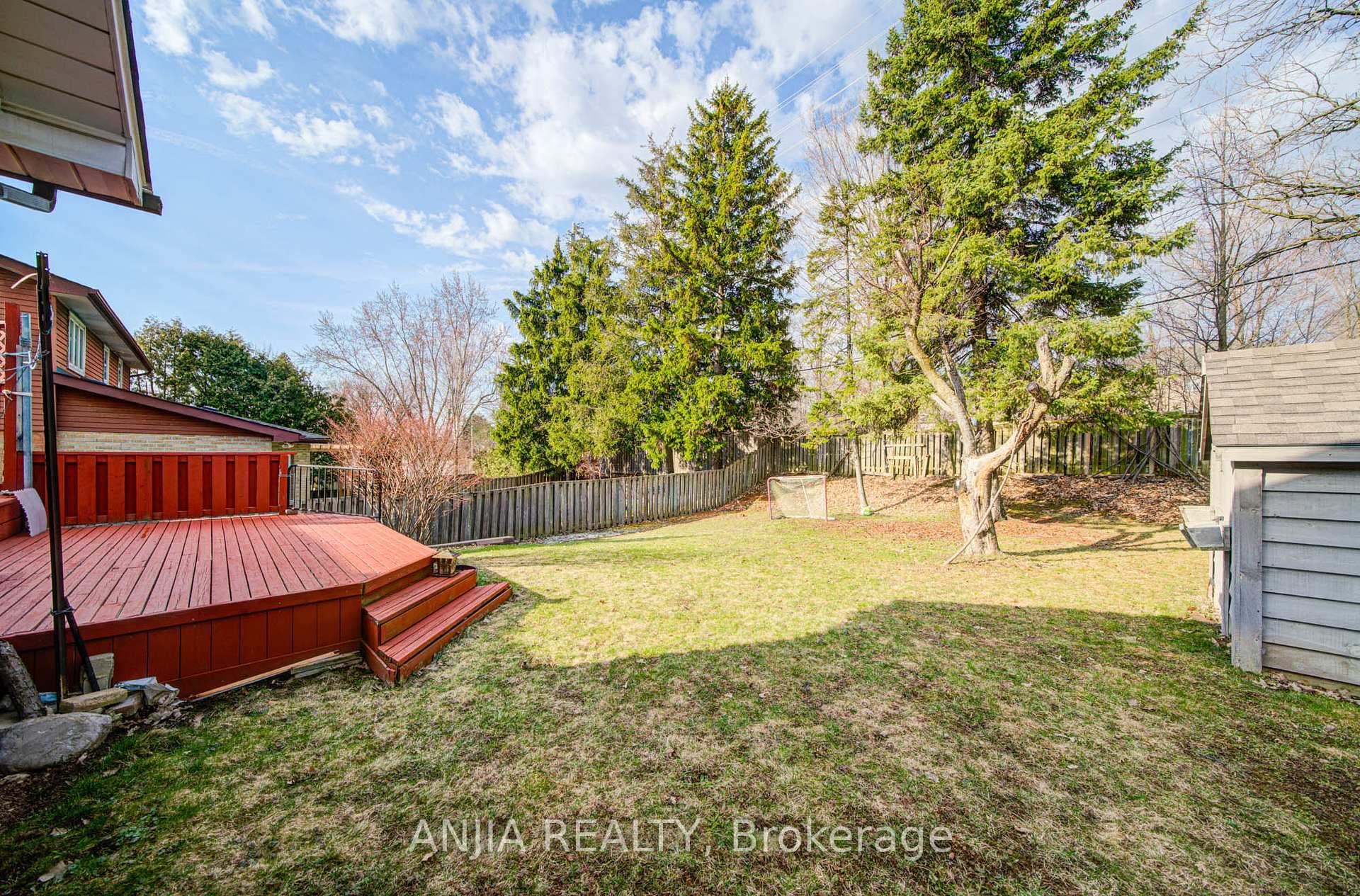 70 Briarwood Road photo 43