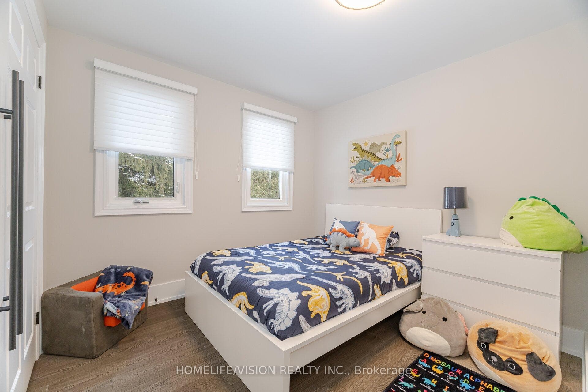 1298 Bunsden Avenue photo 27