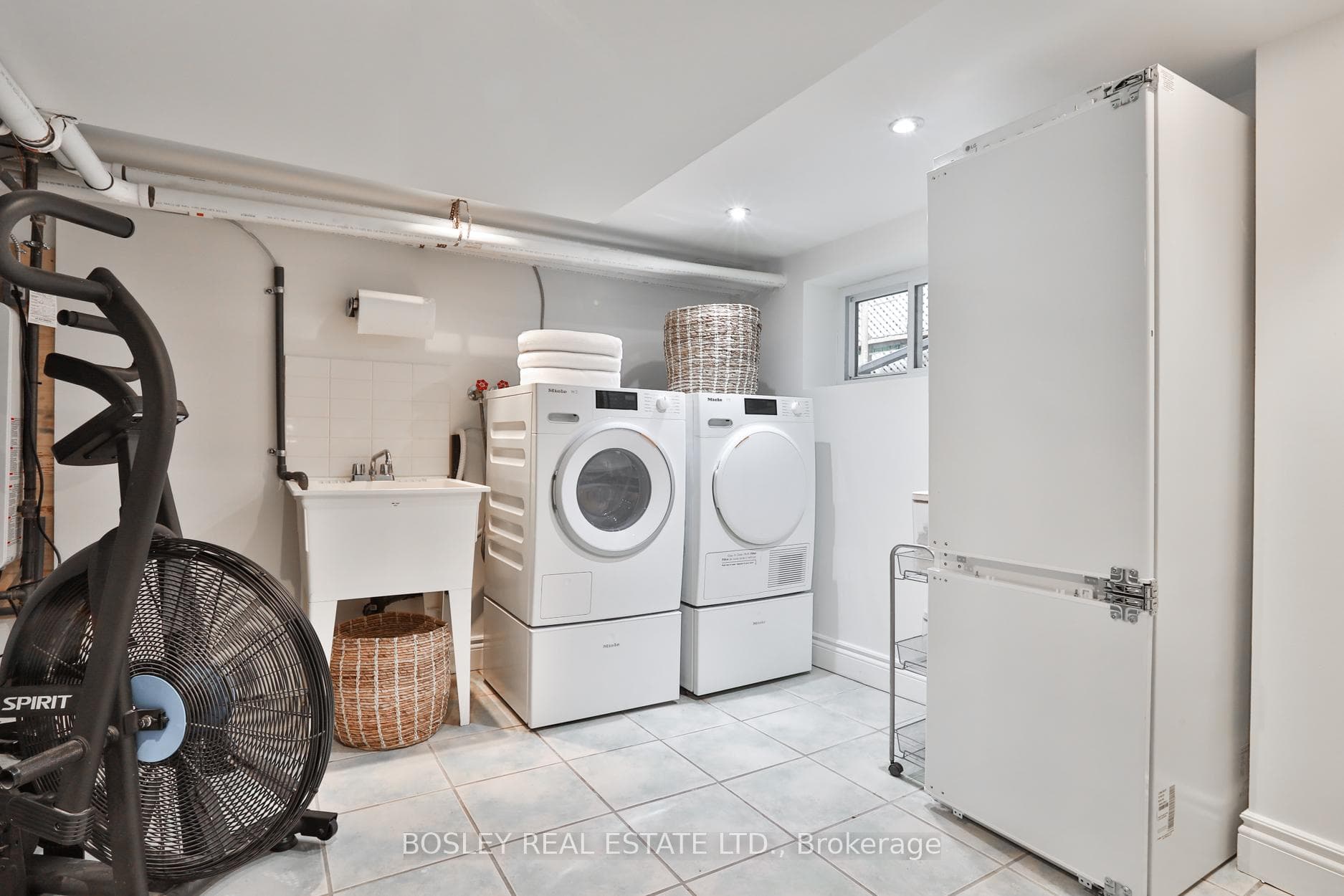 489 Balliol Street photo 31