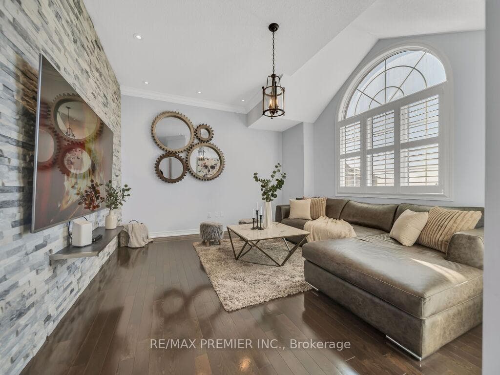 317 RICHARD UNDERHILL Avenue photo 24