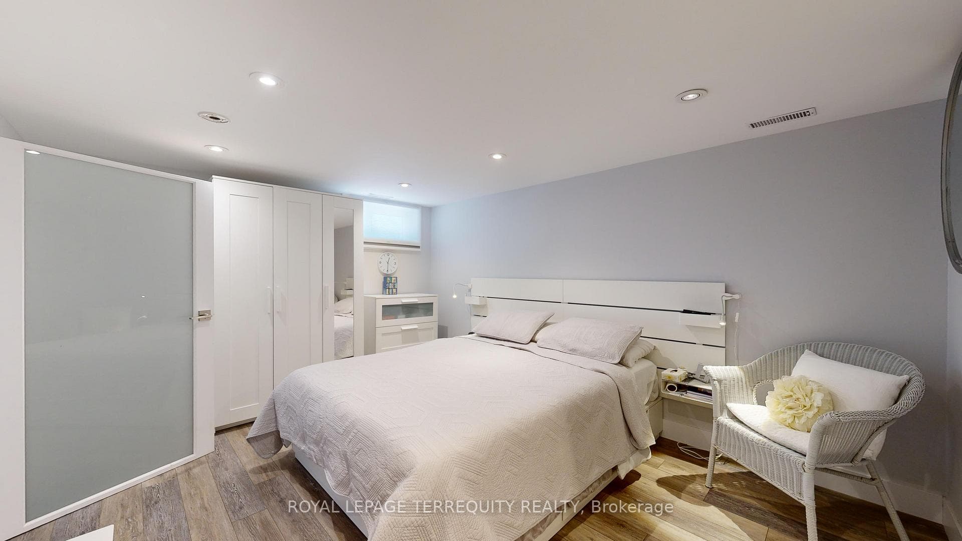 45 Furnival Road photo 25