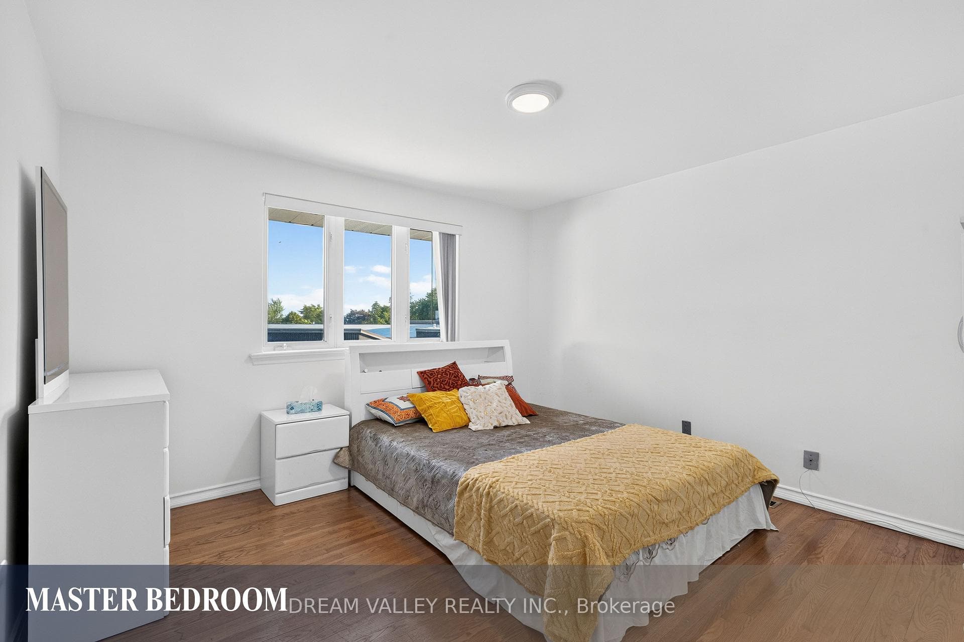 51 Sloley Road photo 15