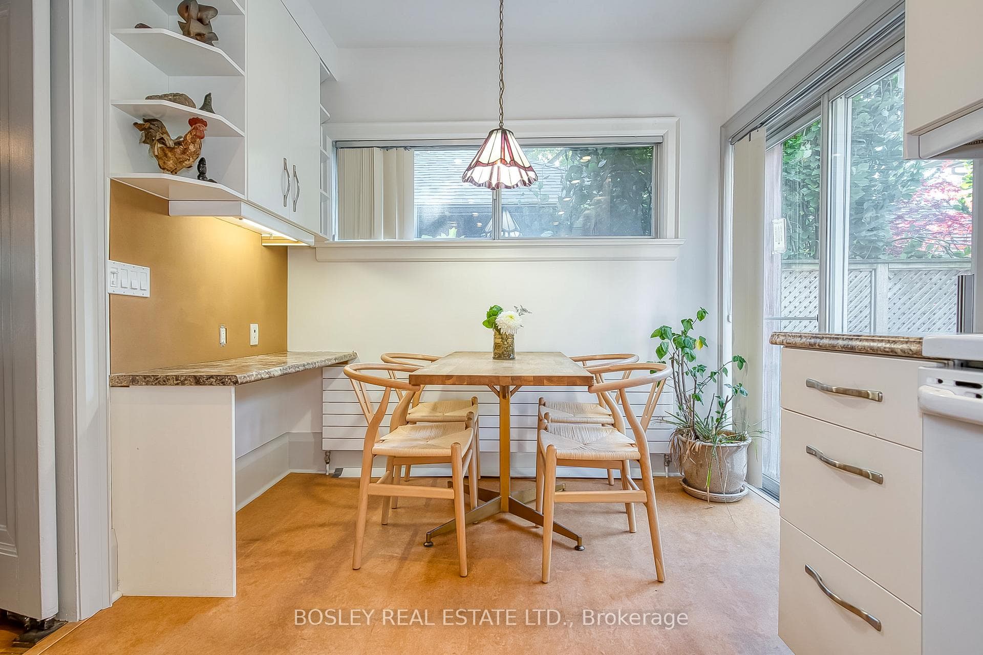 76 Evans Avenue photo 12