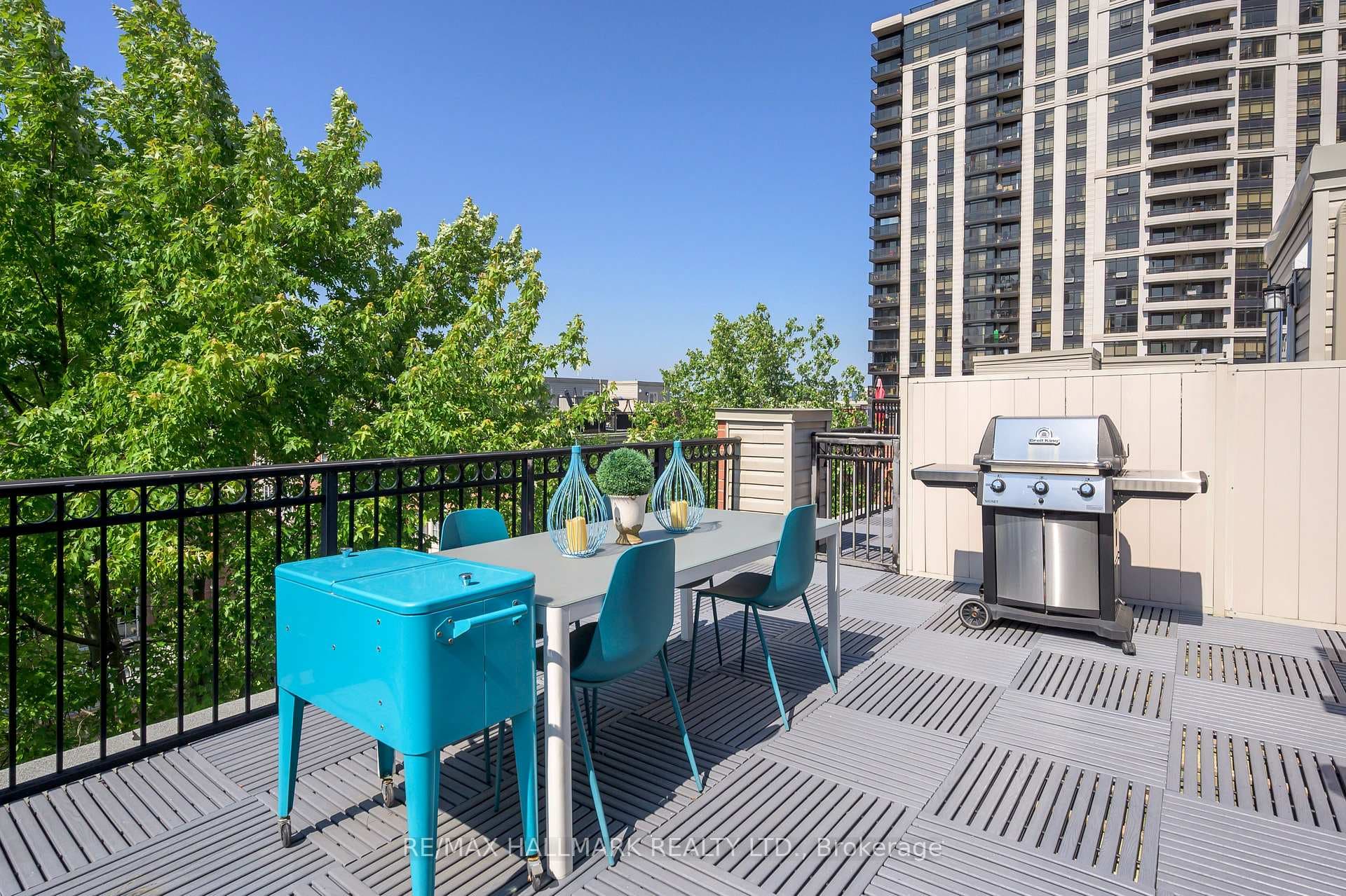 Dining al fresco is in your future.