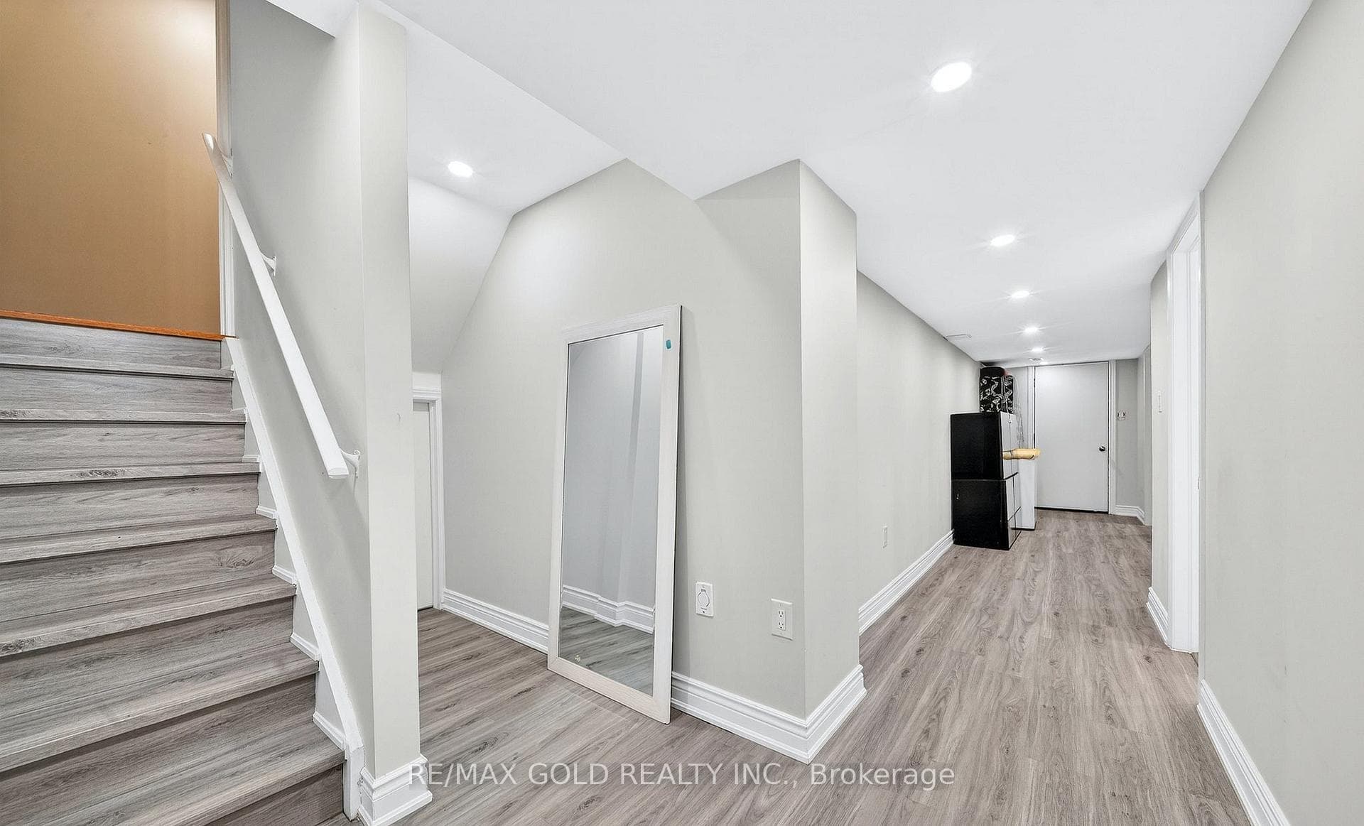 161 Shephard Avenue photo 34