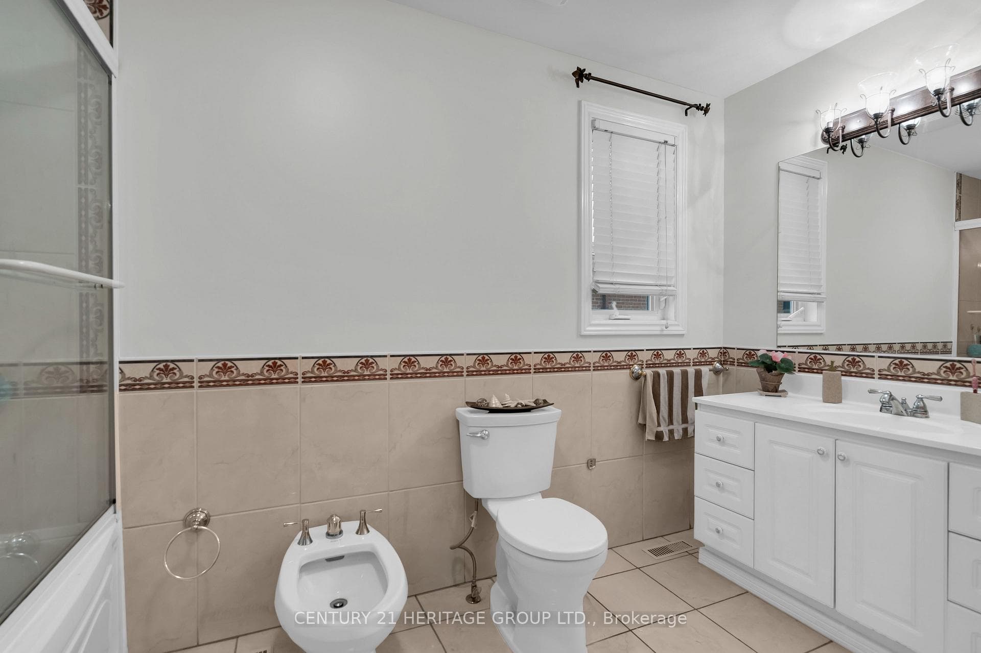33 Sanderstead Avenue photo 27