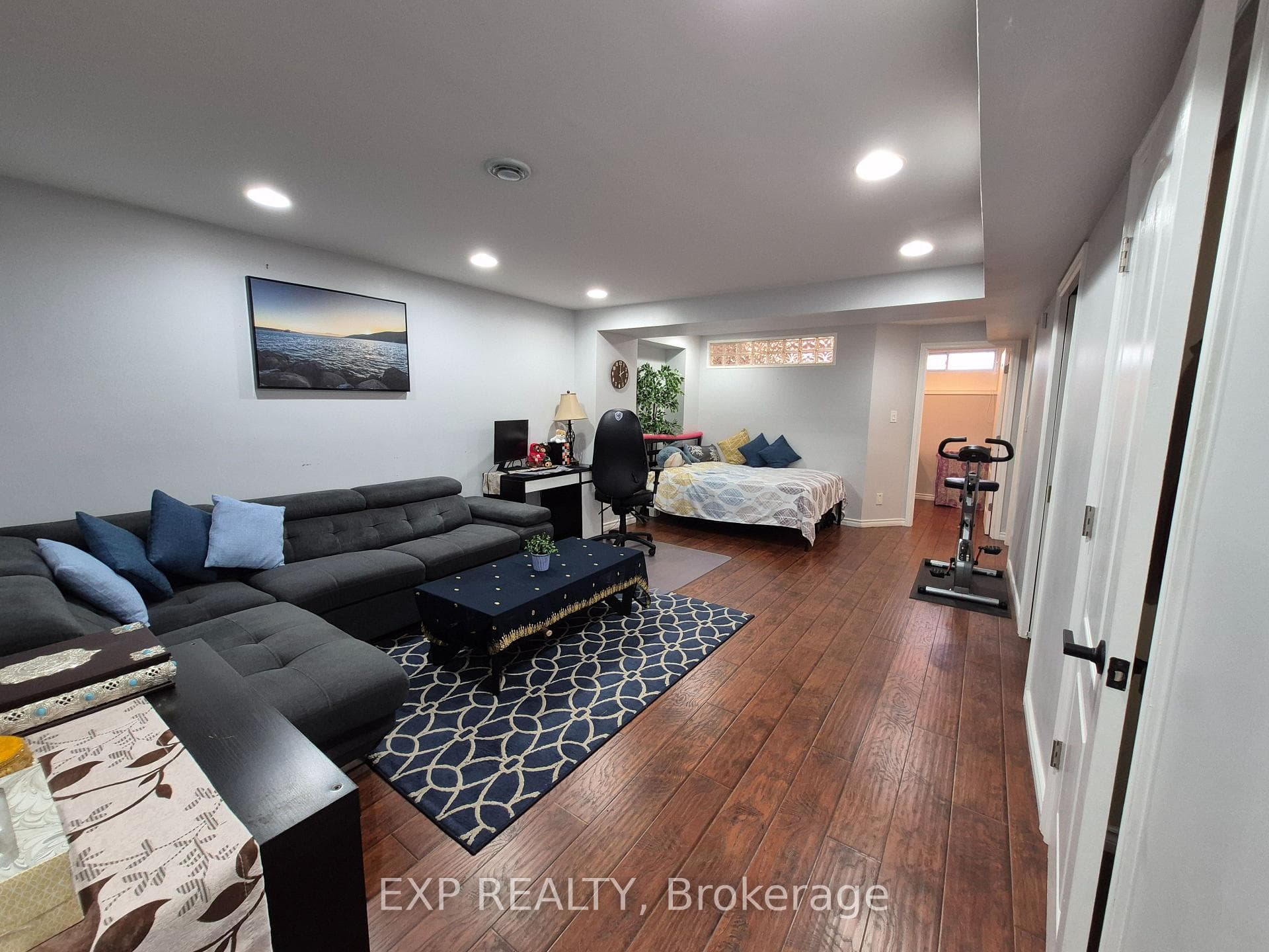 192 Windhurst Drive photo 4