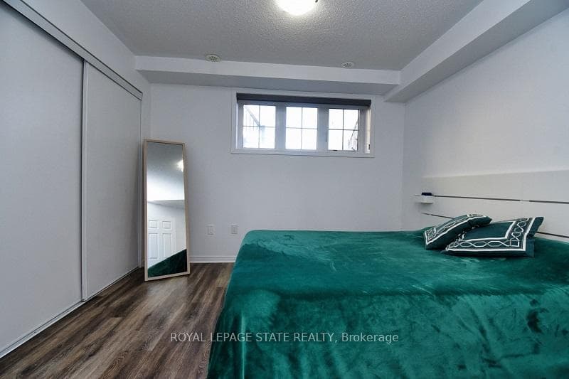 194 Kingston Road photo 25