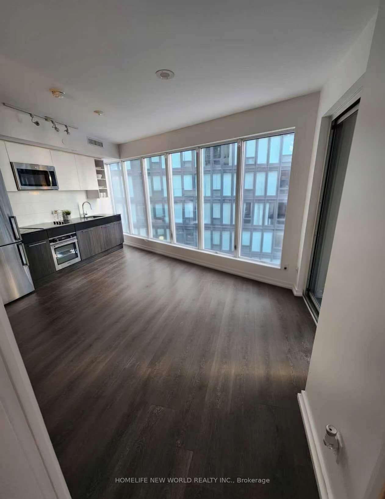 68 Shuter Street Unit 608 photo 3