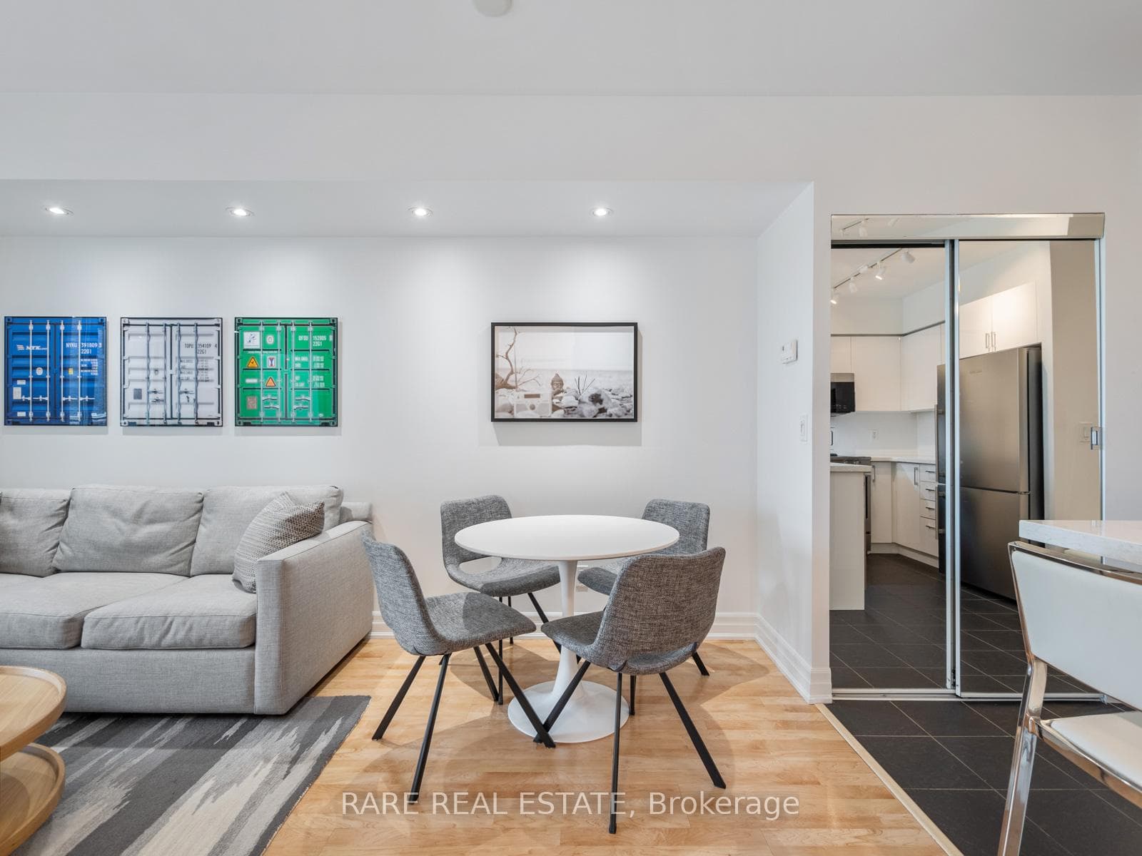 8 Scollard Street Unit 303 photo 8