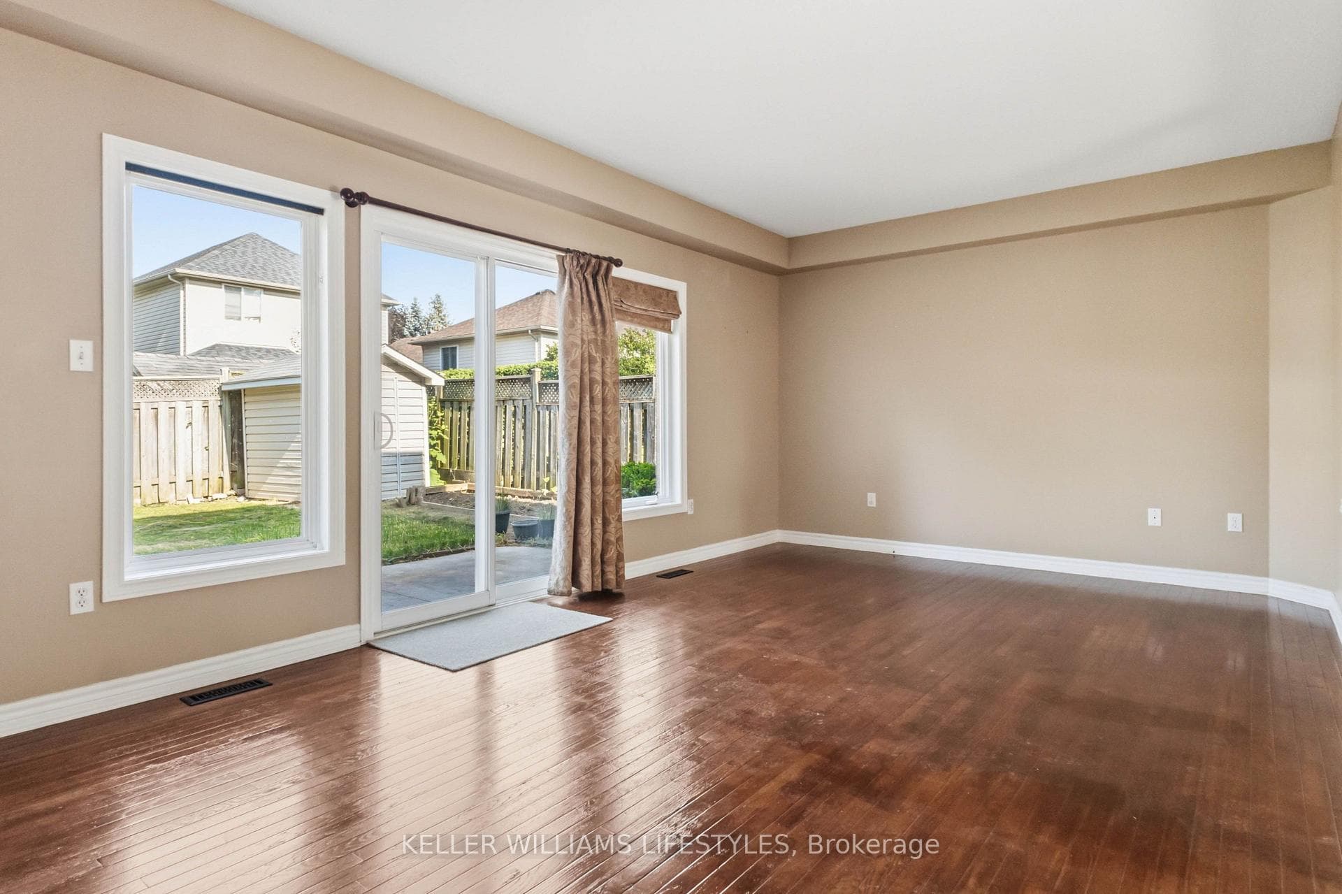 837 Capulet Lane photo 17