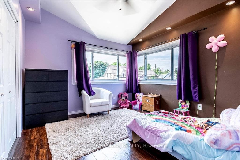 4263 WILLIAM Street photo 38