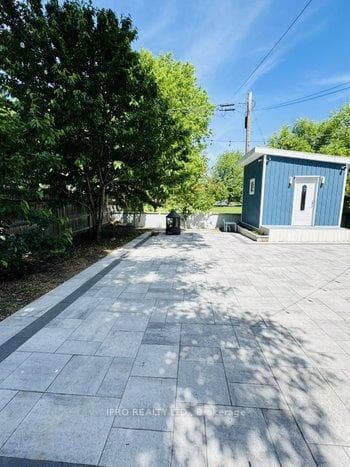 1115 Islington Avenue photo 19