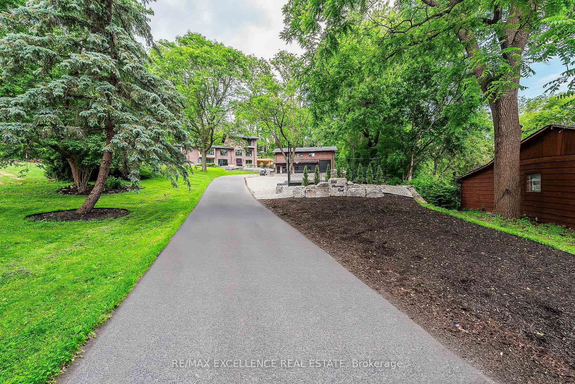 8949 Mississauga Road photo 2