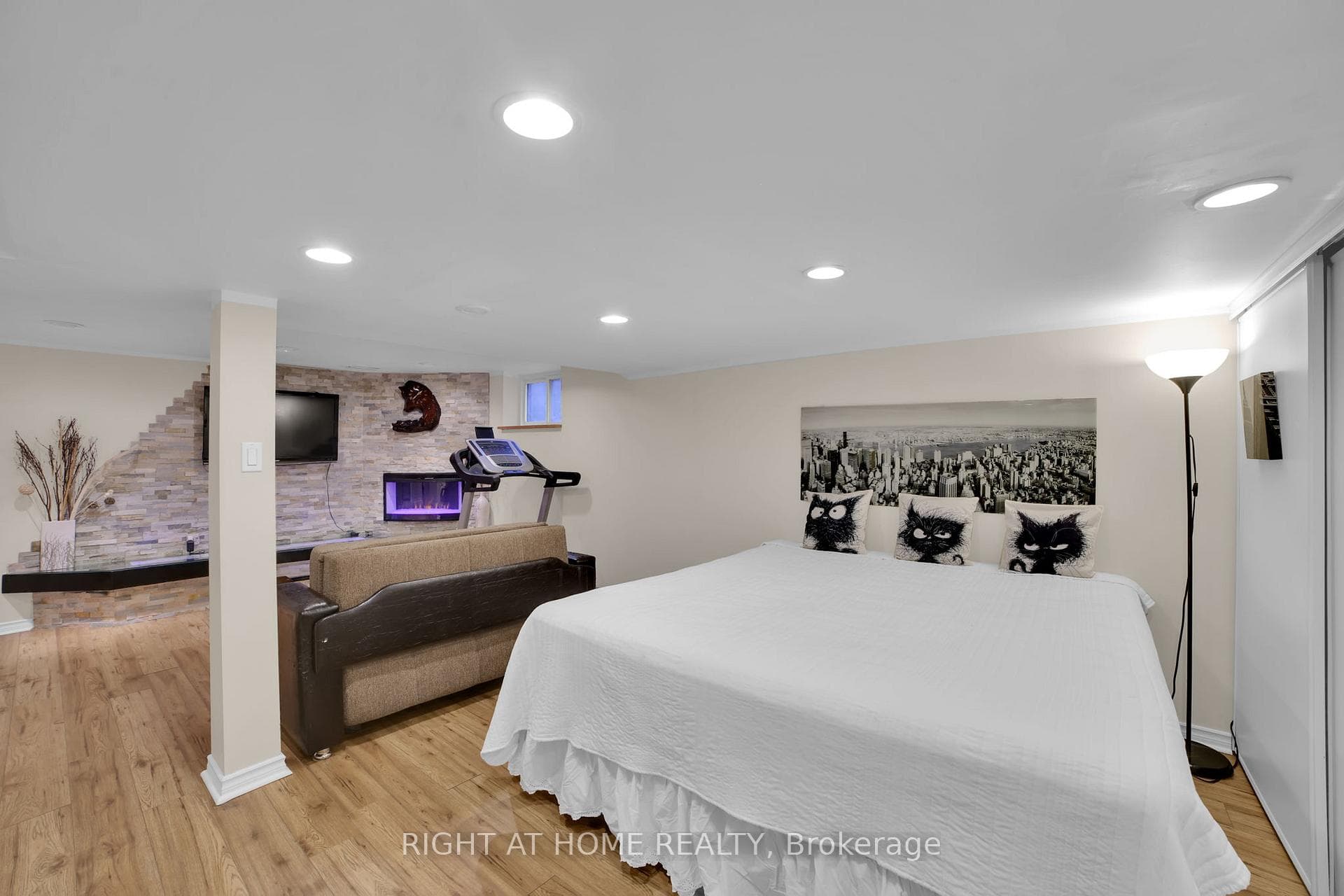 2298 Cavendish Drive photo 29