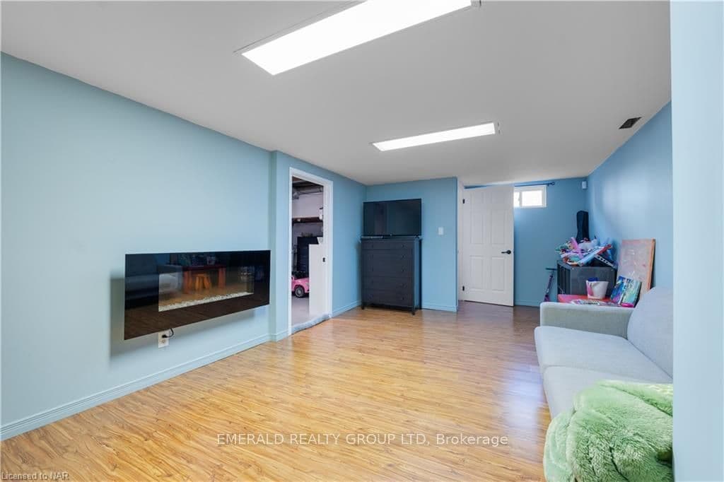 282 ROACH Avenue photo 12