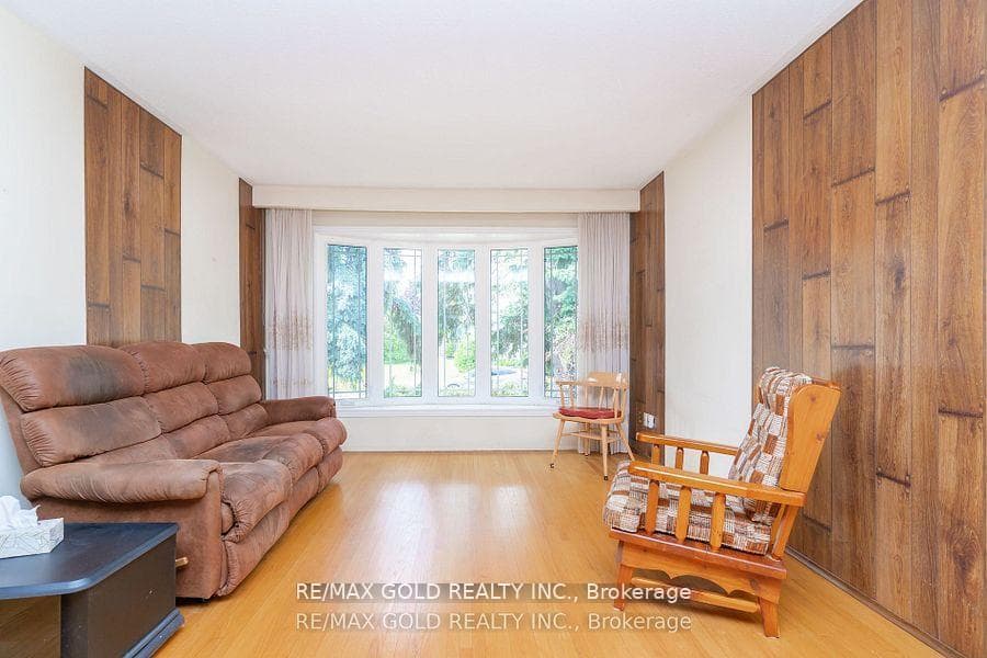 38 Duke Road photo 11