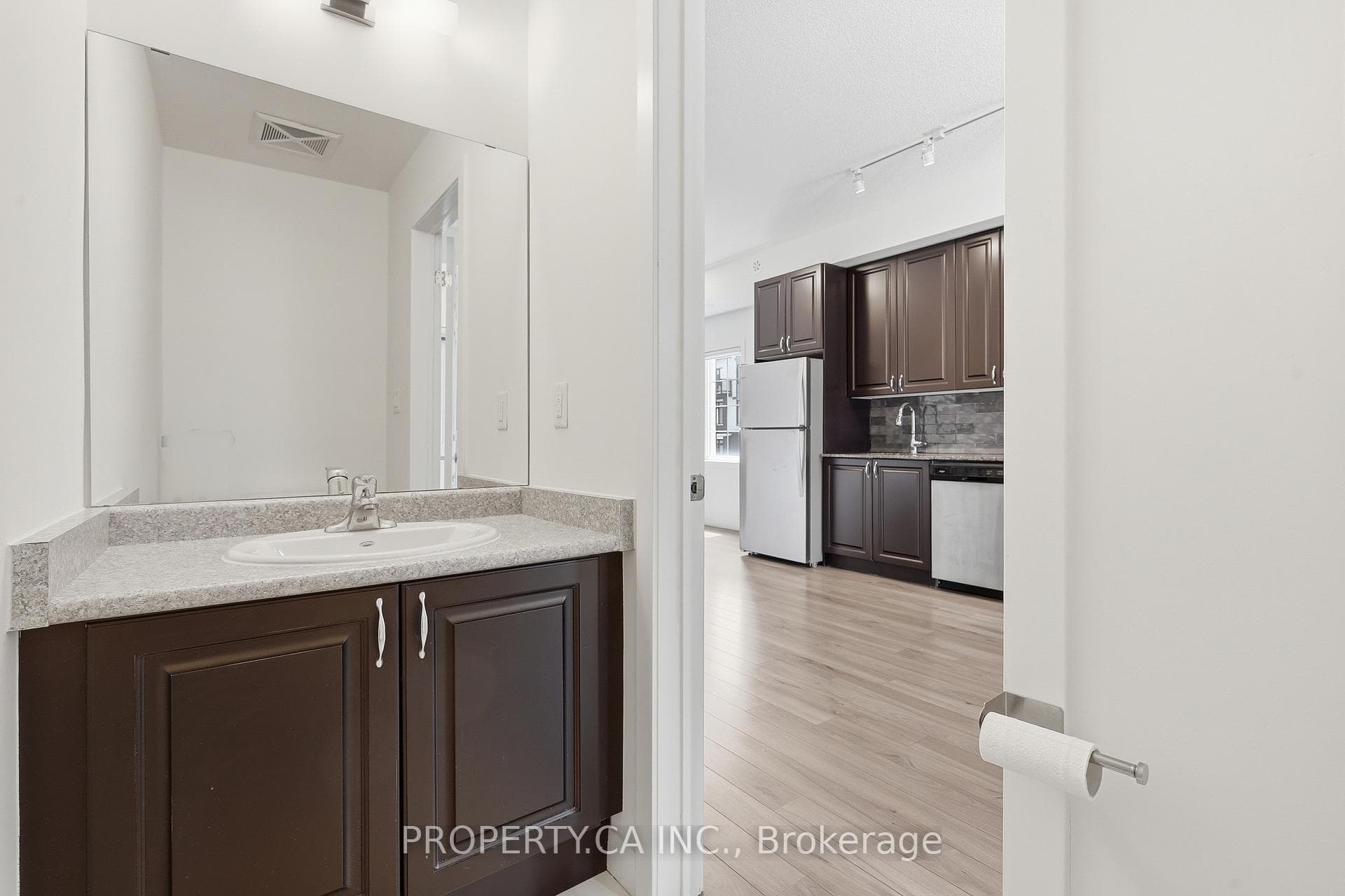 7 Forbes Avenue photo 14