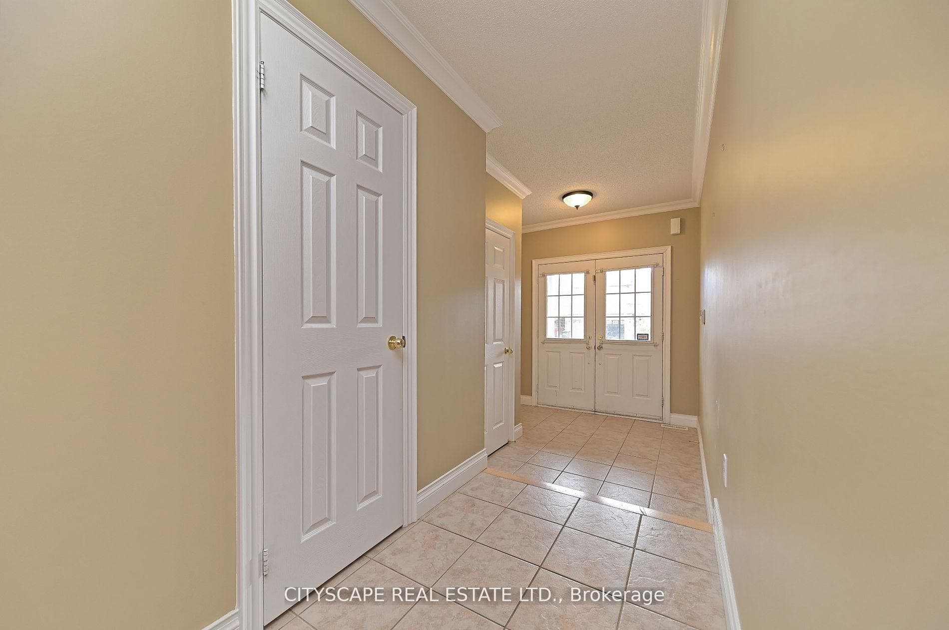 3989 Skyview Street photo 4