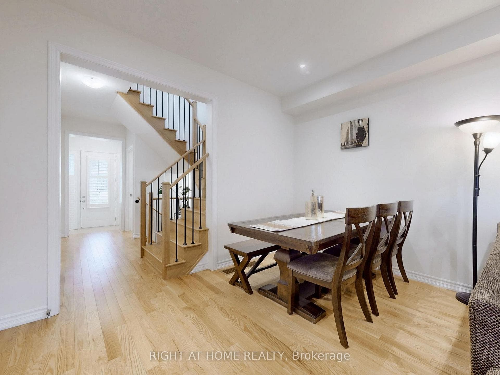 4 Hennessey Crescent photo 7