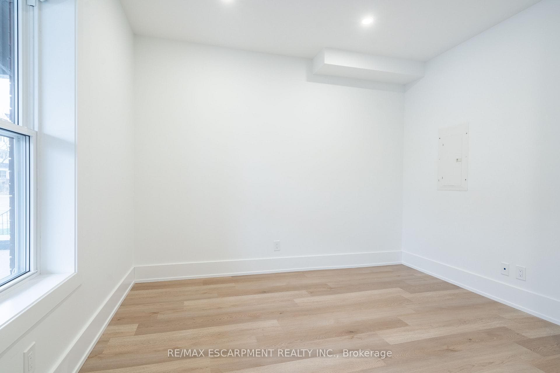 204 Balsam Avenue photo 15