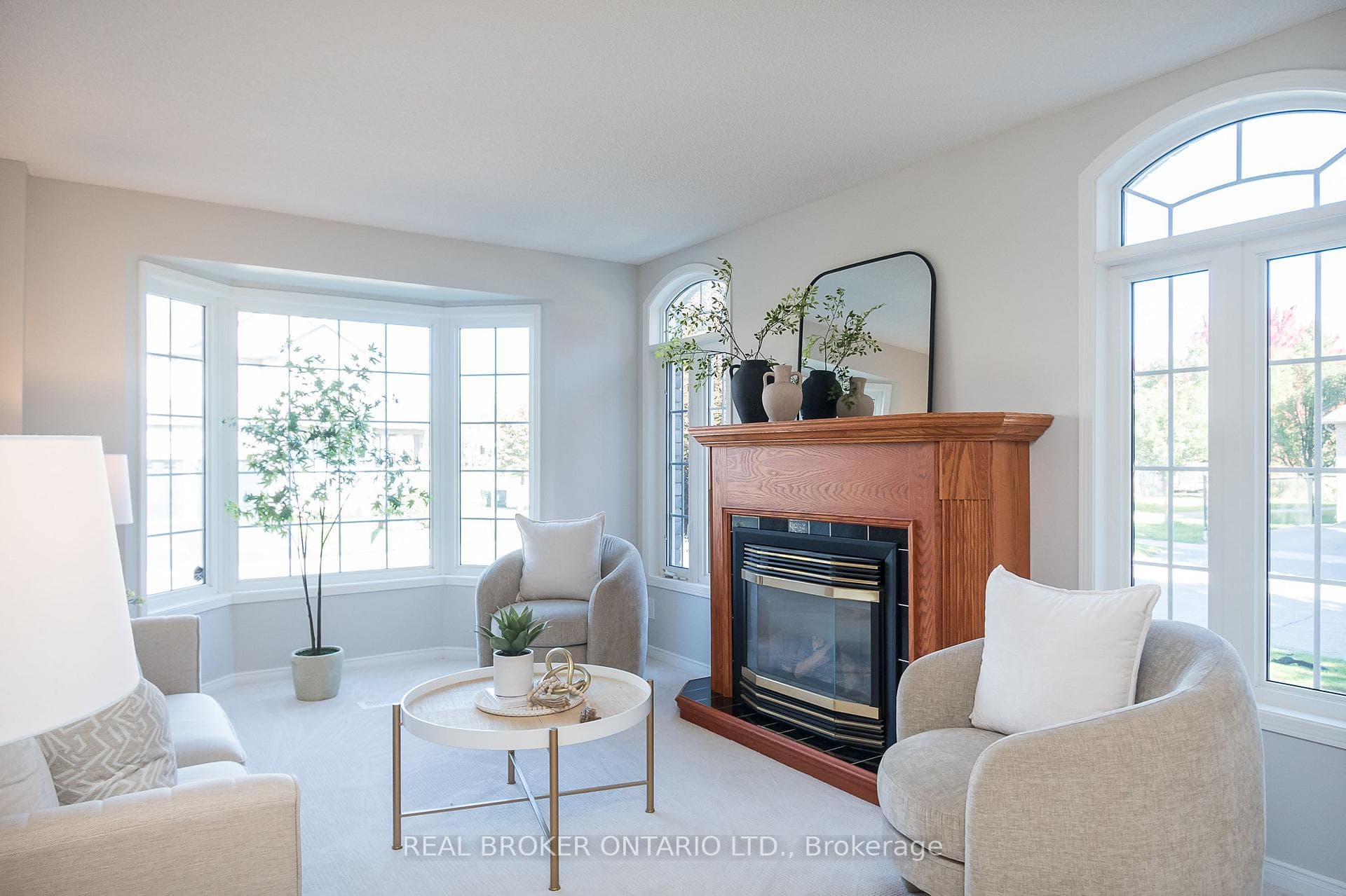1142 Deacon Drive photo 8