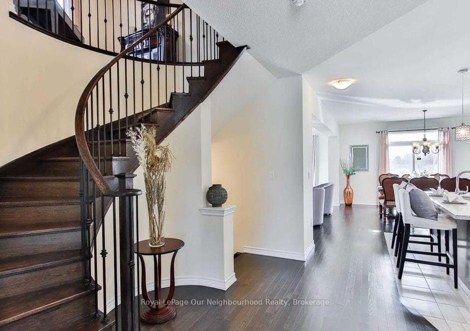 215 Northglen Boulevard photo 5