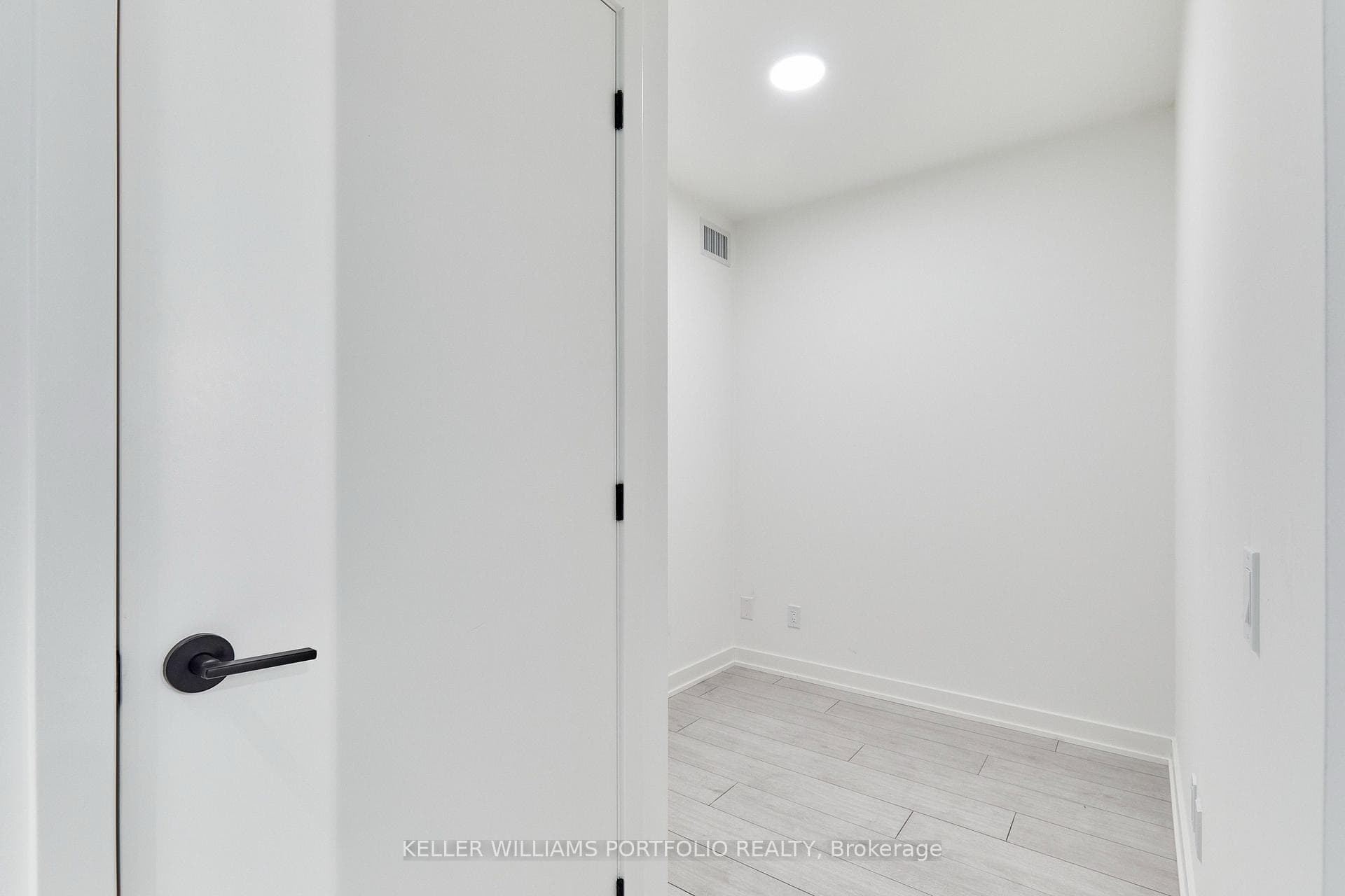 5 Lakeview Avenue Unit 520 photo 14