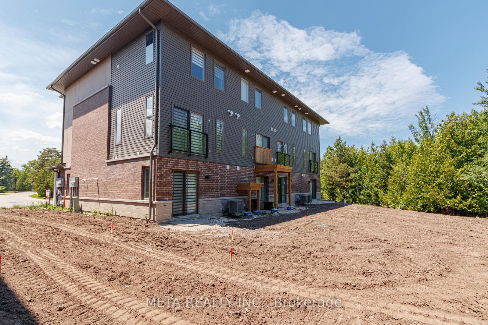 39 Dawson Drive Unit 4 photo 17